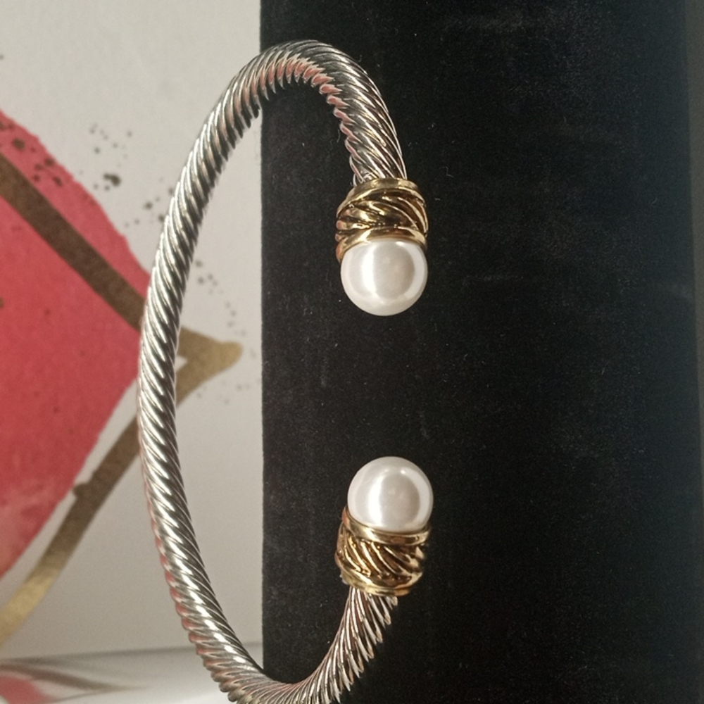 Gold and Silvertone Cable Bracelet with Imitation Pearls and cable detail